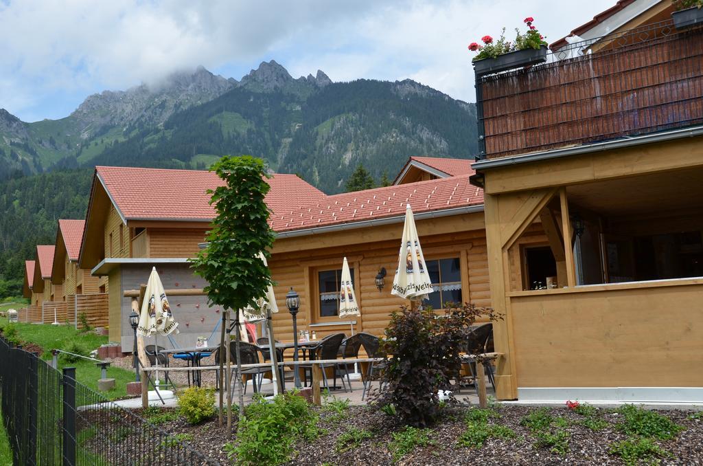 Feriendorf Am Hahnenkamm Reutte Exterior photo